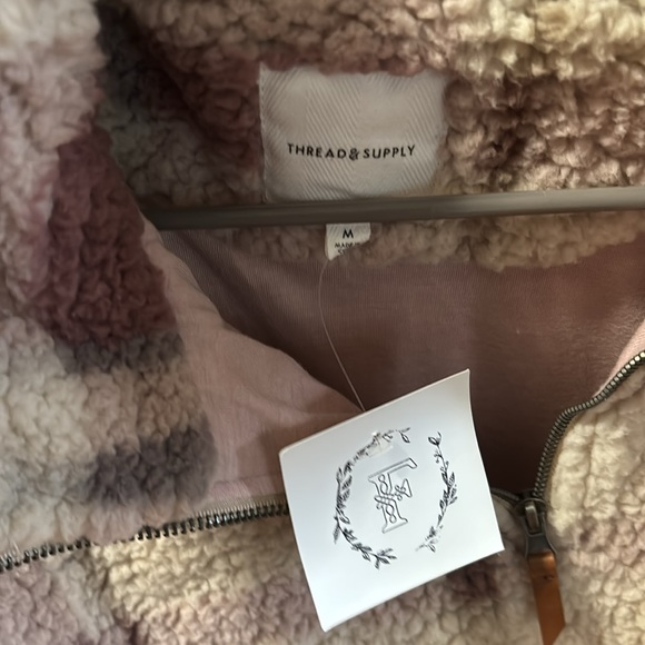 NWT Thread and Supply Sherpa - Picture 2 of 5